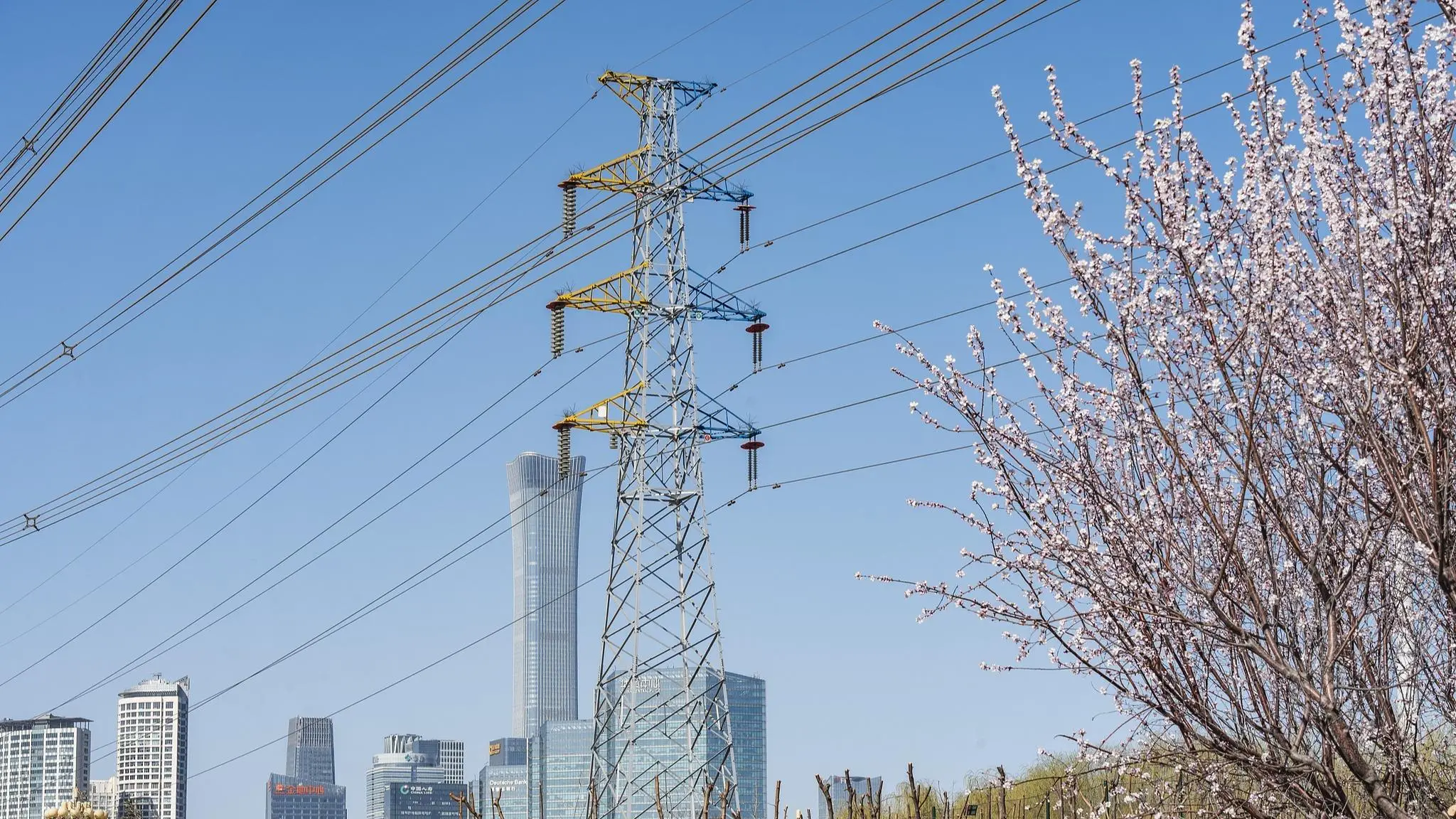 2025年我國全社會(huì)用電量突破10萬億度