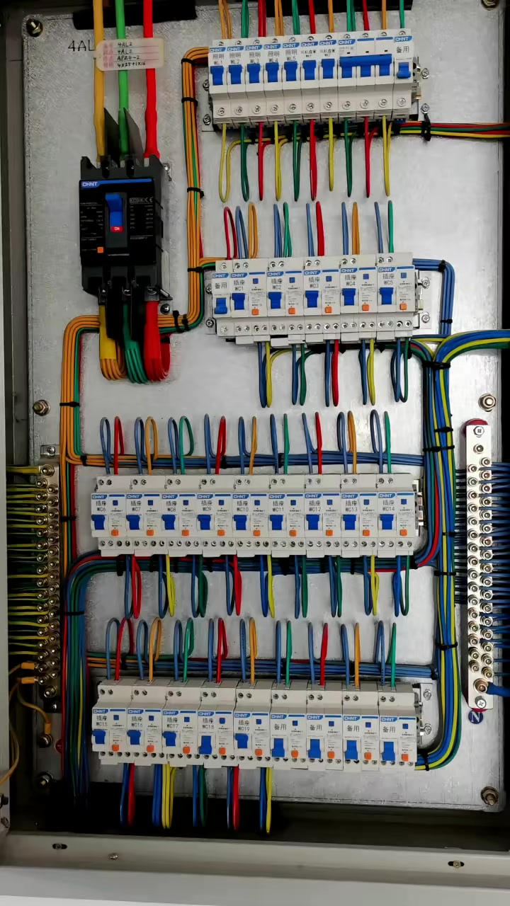 配電箱電線布置整齊條理的方法